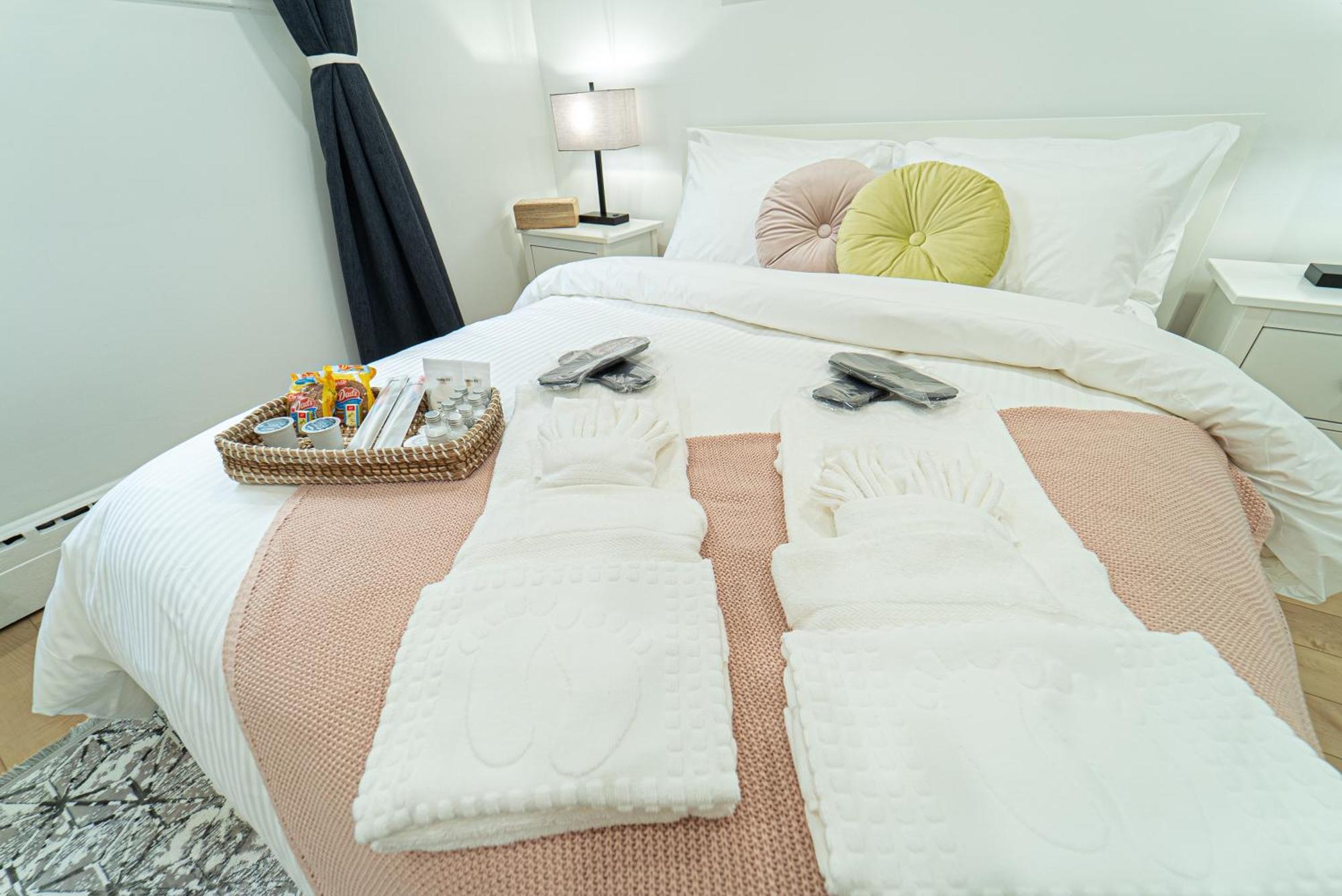 Quiet & Comfortable Double Private Room, Free Parking Toronto Exterior photo